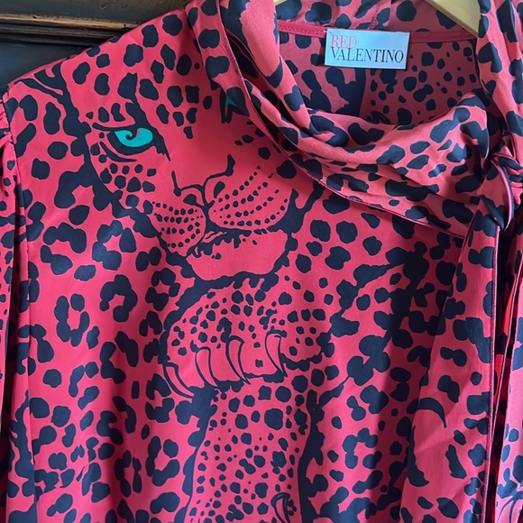 Red Valentino Silk Panther Blouse with Tie Italian size 46 - Picture 5 of 10